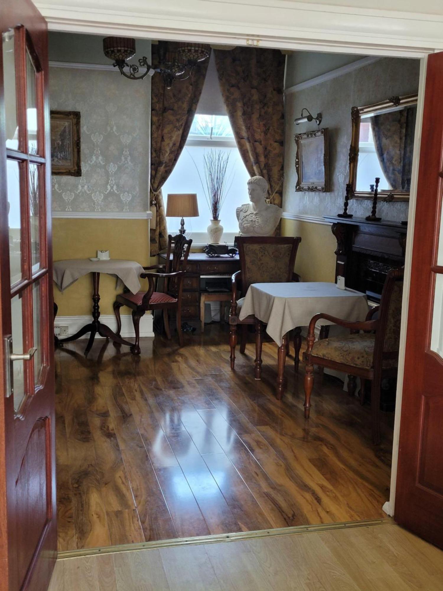J'S Mayfair Guest House แบล็คพูล ภายนอก รูปภาพ