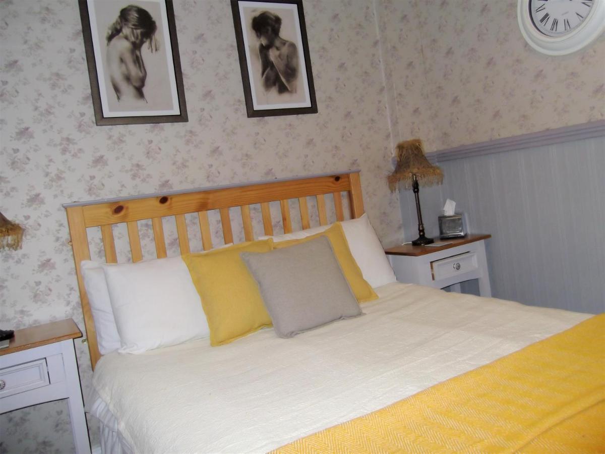 J'S Mayfair Guest House แบล็คพูล ภายนอก รูปภาพ