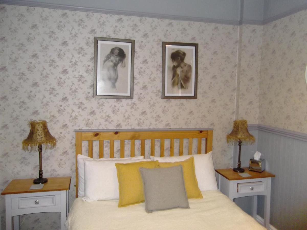 J'S Mayfair Guest House แบล็คพูล ภายนอก รูปภาพ